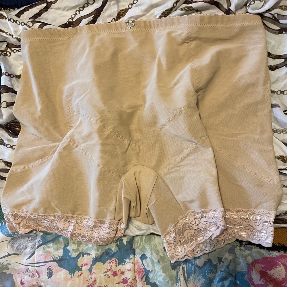 Jeunique Bras - Picture 13 of 13